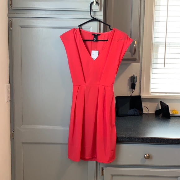 Coral Sleeveless v neck dress - Picture 1 of 2